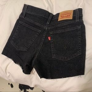 High wasited Levi’s shorts